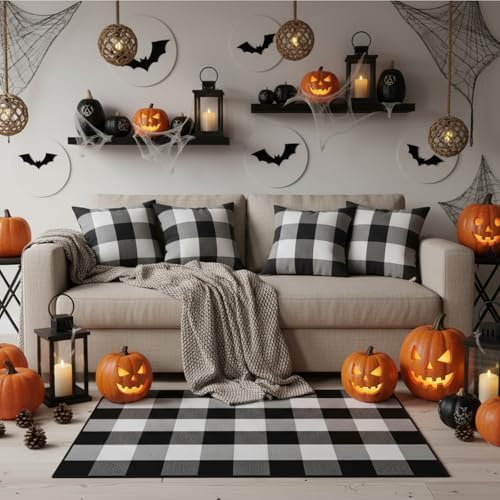 5 Pcs Buffalo Plaid Set 4 Pillow Covers 1 Rug,Black and White