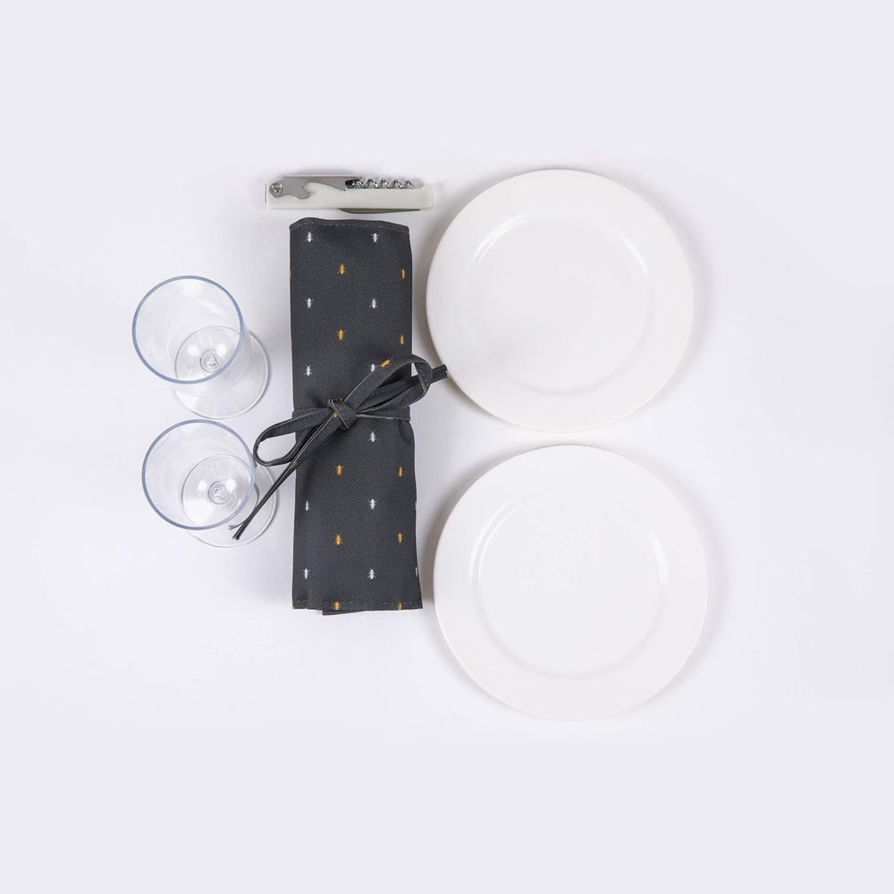 PICNIC TIME Piccadilly Picnic Basket for 2, Romantic Vintage English-Style Wo...