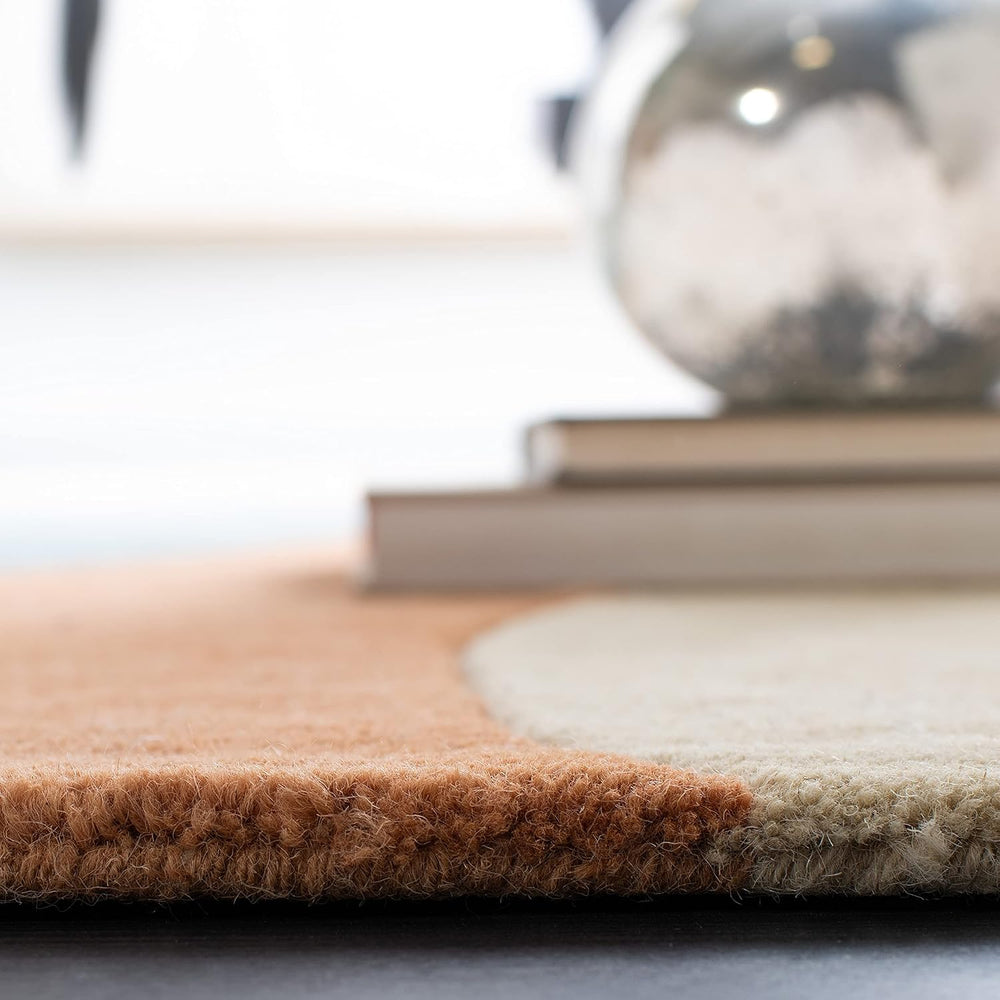 SAFAVIEH Rodeo Drive Collection Runner Rug - 2'6" x 8', Gold, Ha...