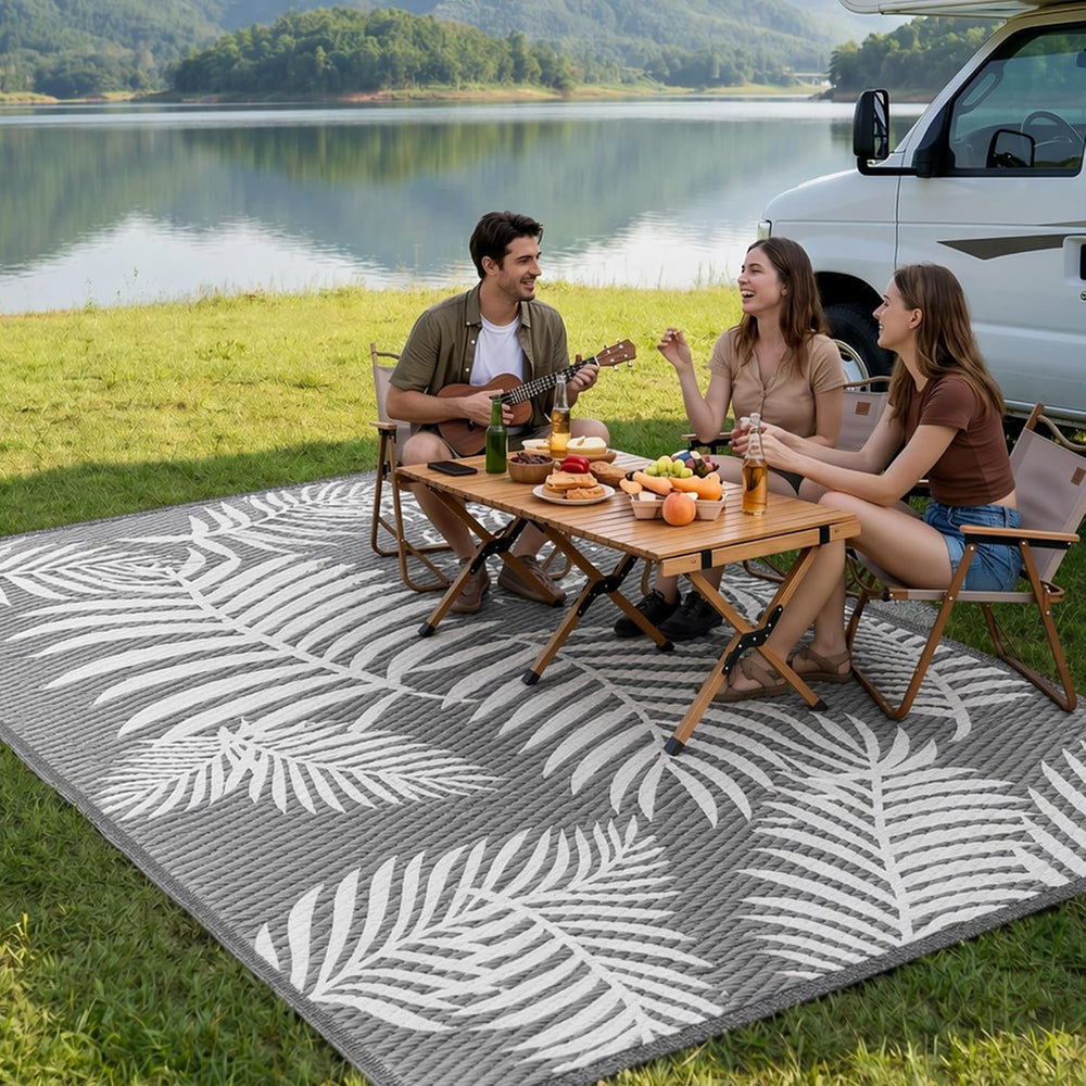 Kohree Outdoor Rug, Leaf, 8x10, Grey & White