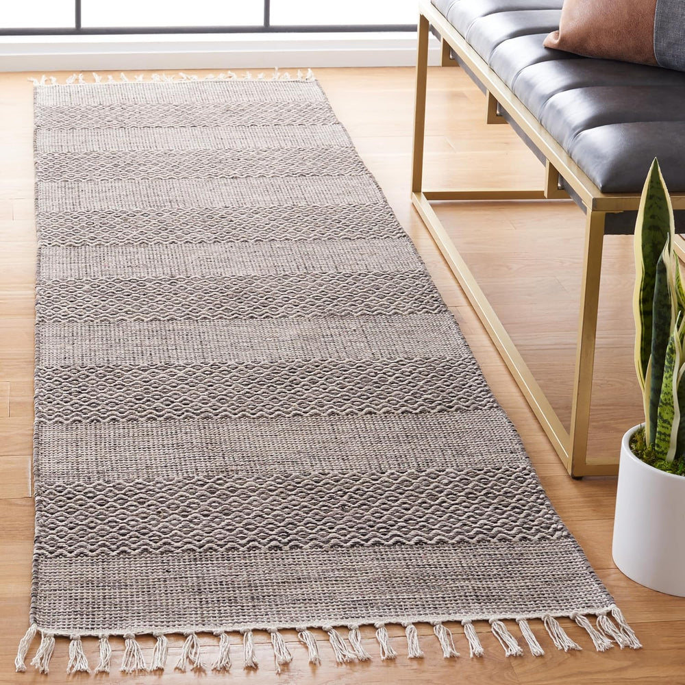SAFAVIEH Montauk Collection Runner Rug - 2'3" x 12', Ivory &...