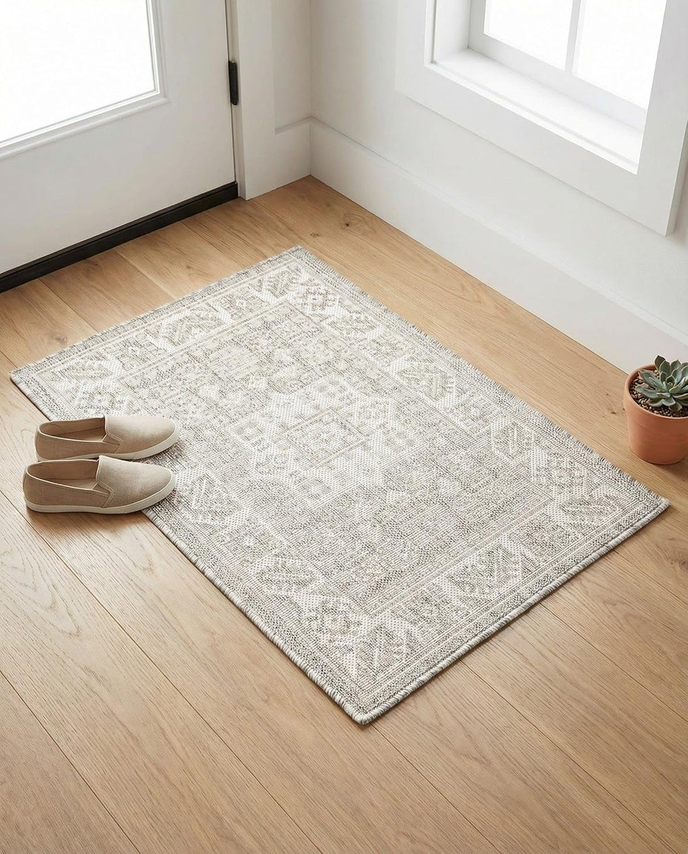 Rugs.com - Outdoor Aztec Rug – 2' x 3' 1 Light Gray Indoor/Outdoor Ru...