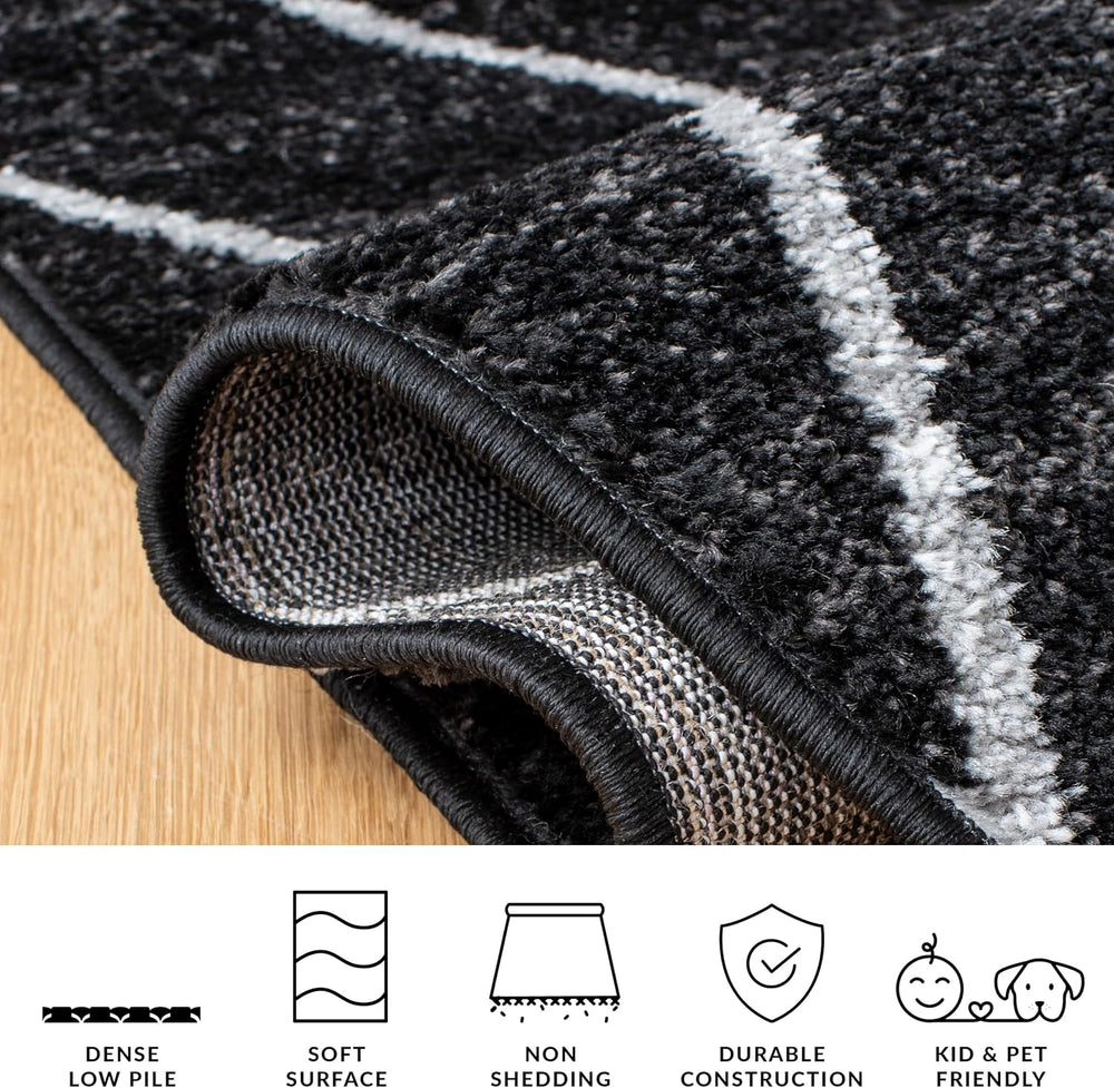 SAFAVIEH Adirondack Area Rug 3x4, Modern Chevron Black & Light Gray ADR251F