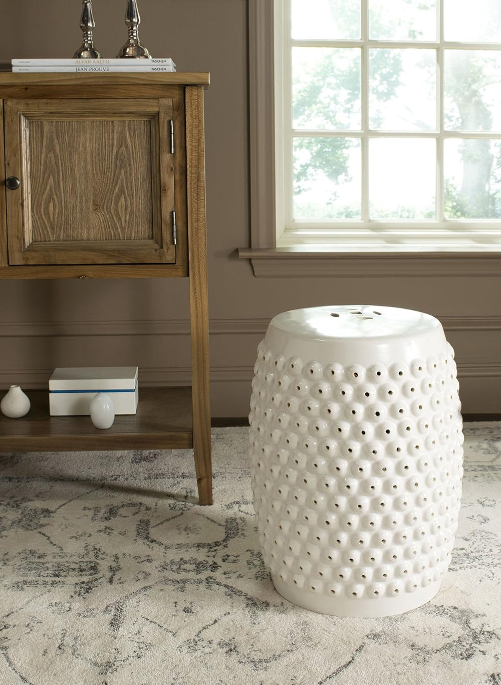 Safavieh Castle Gardens Collection Stella Nail Head White Glazed Ceramic Gard...