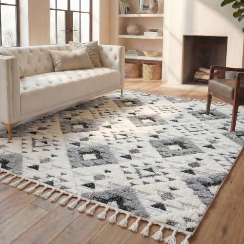 SAFAVIEH Area Rug 8x10 - Moroccan Tassel Shag Collection - Large - Ivory &amp...