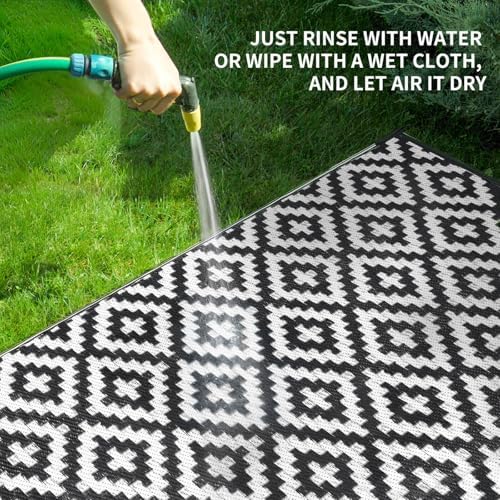Kalafun Outdoor Patio Plastic Straw Rug, 5x8 ft, Black White