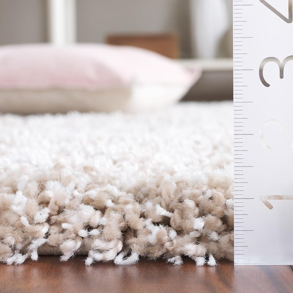SAFAVIEH California Shag Collection Area Rug - 5'3' x 7'6', B...