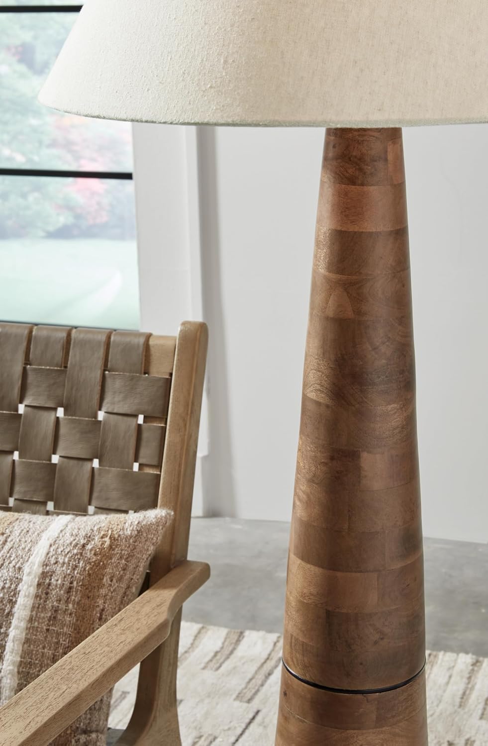 Signature Design by Ashley 1-Piece Contemporary Wood Floor Lamp