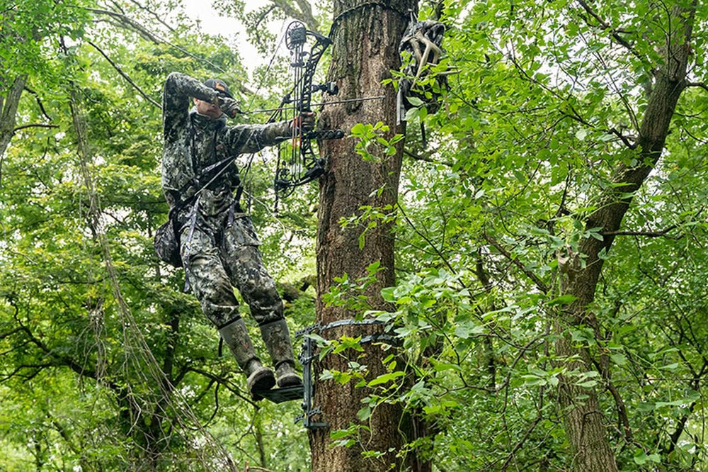 Hawk Full Platform Stand w/Silent Strap Attachment for Deer Hunting, Black