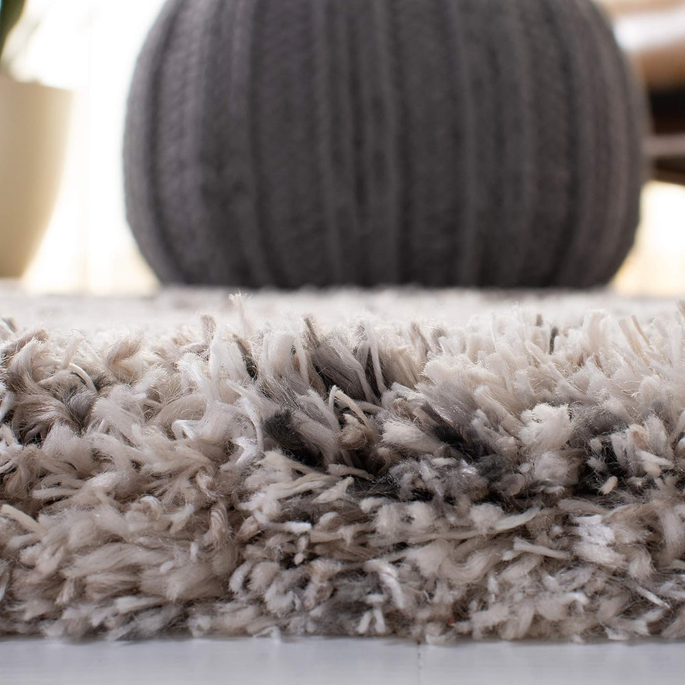 SAFAVIEH Iceland Shag Collection Accent Rug - 4' x 6', Cream & Gr...