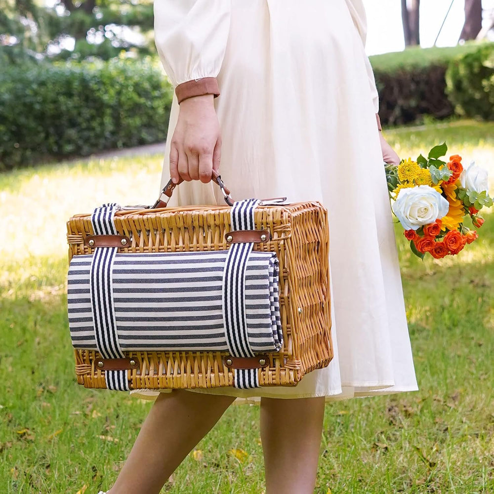 WICKERLAND Picnic Basket Set for 4 Persons w/Blanket & Insulated Cooler