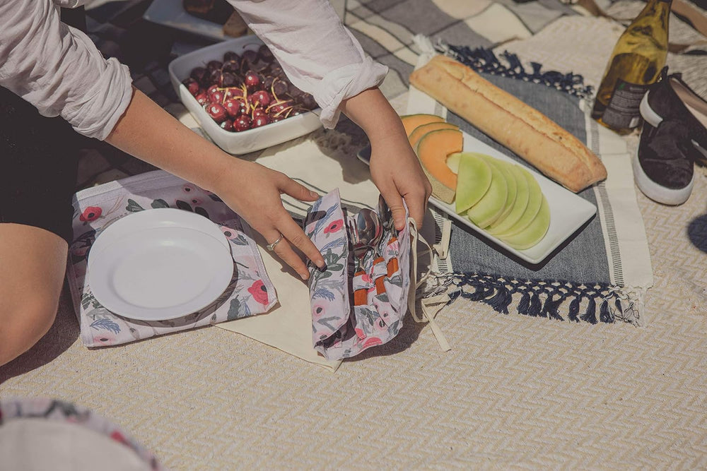 Picnic TIME Promenade Picnic Basket for 2, Canvas and Willow Picnic Set - Inc...