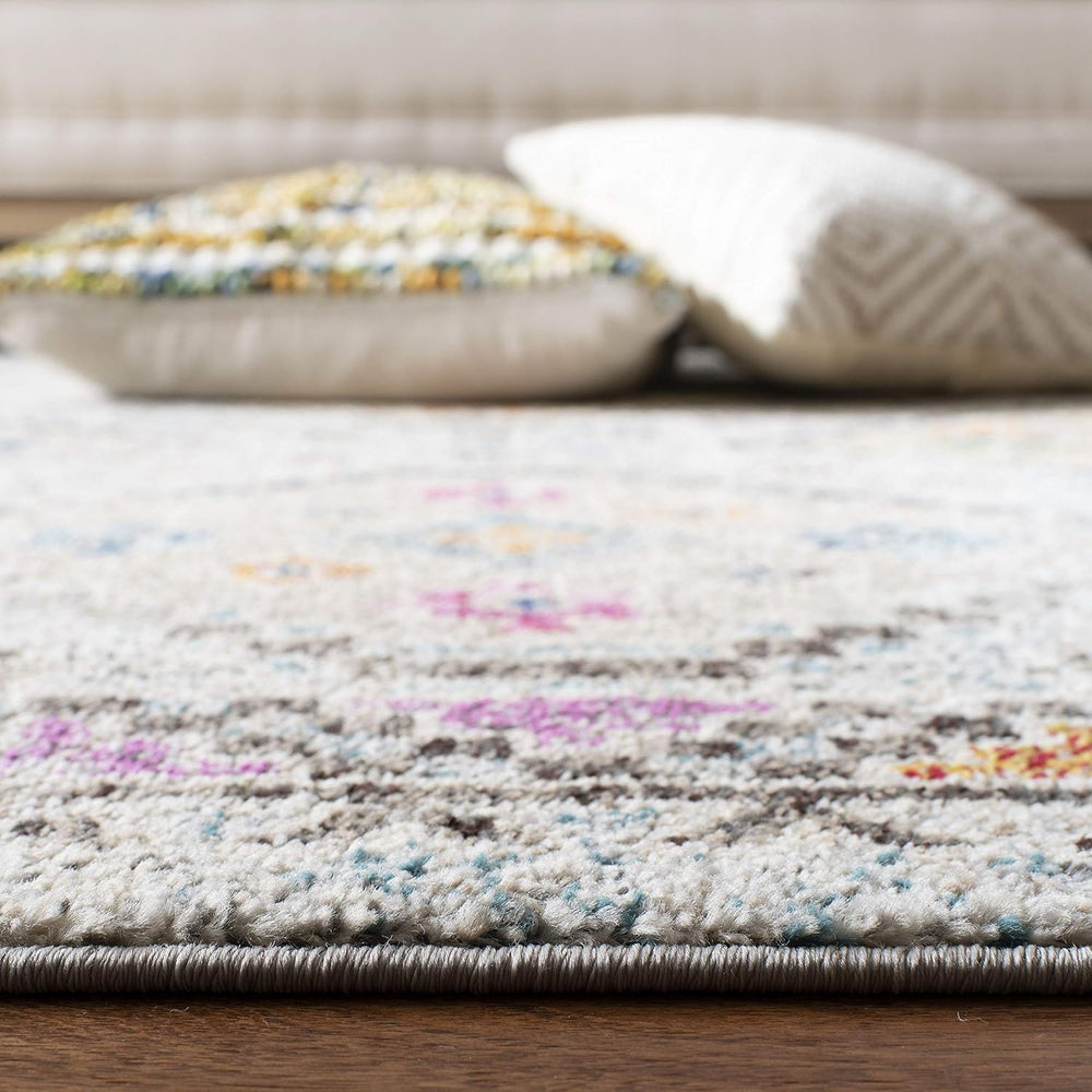 SAFAVIEH Madison Collection Area Rug - 5'3" x 7'6", Grey &a...