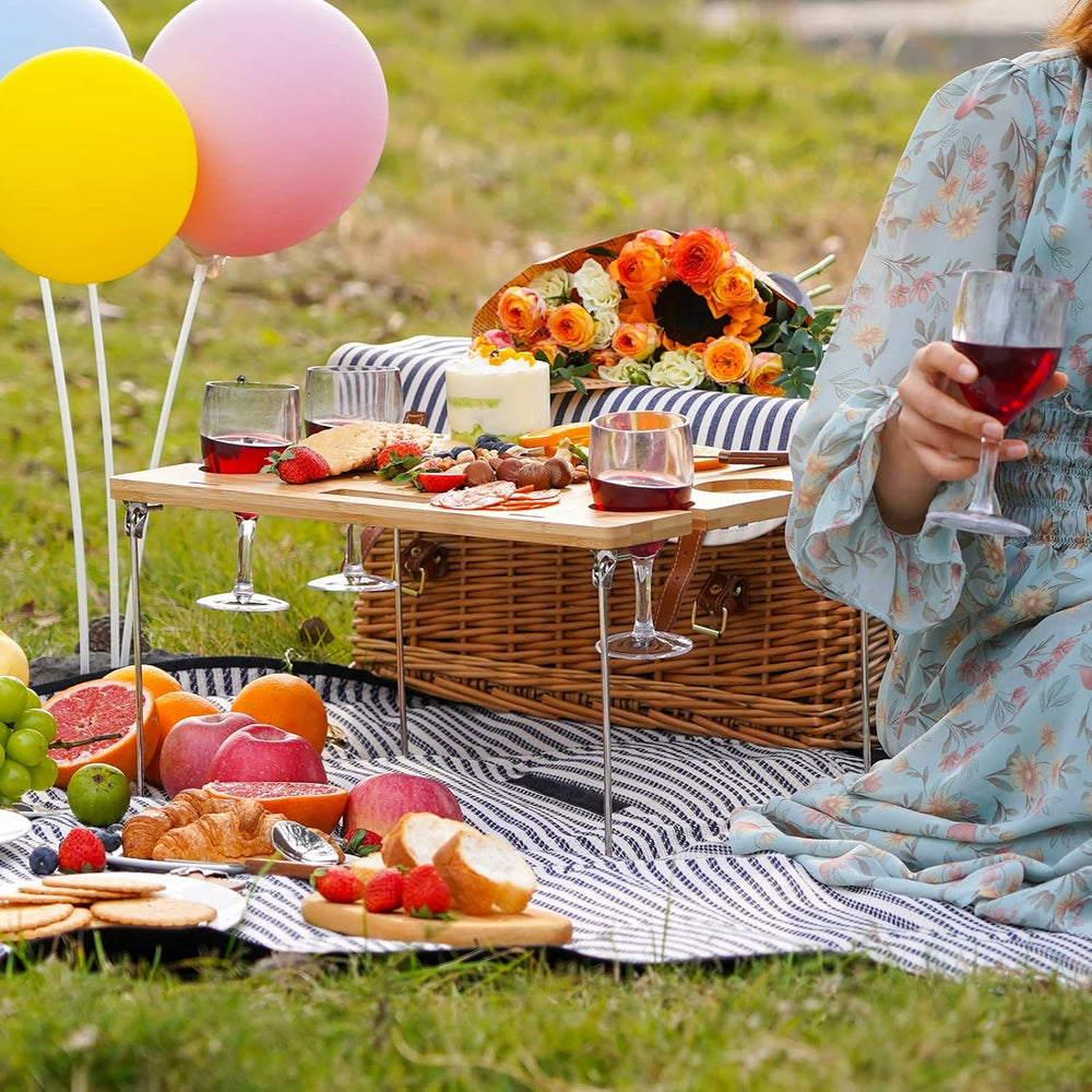 WILLOW WEAVE Wicker Picnic Basket for 4 with Wine Table - Stripe