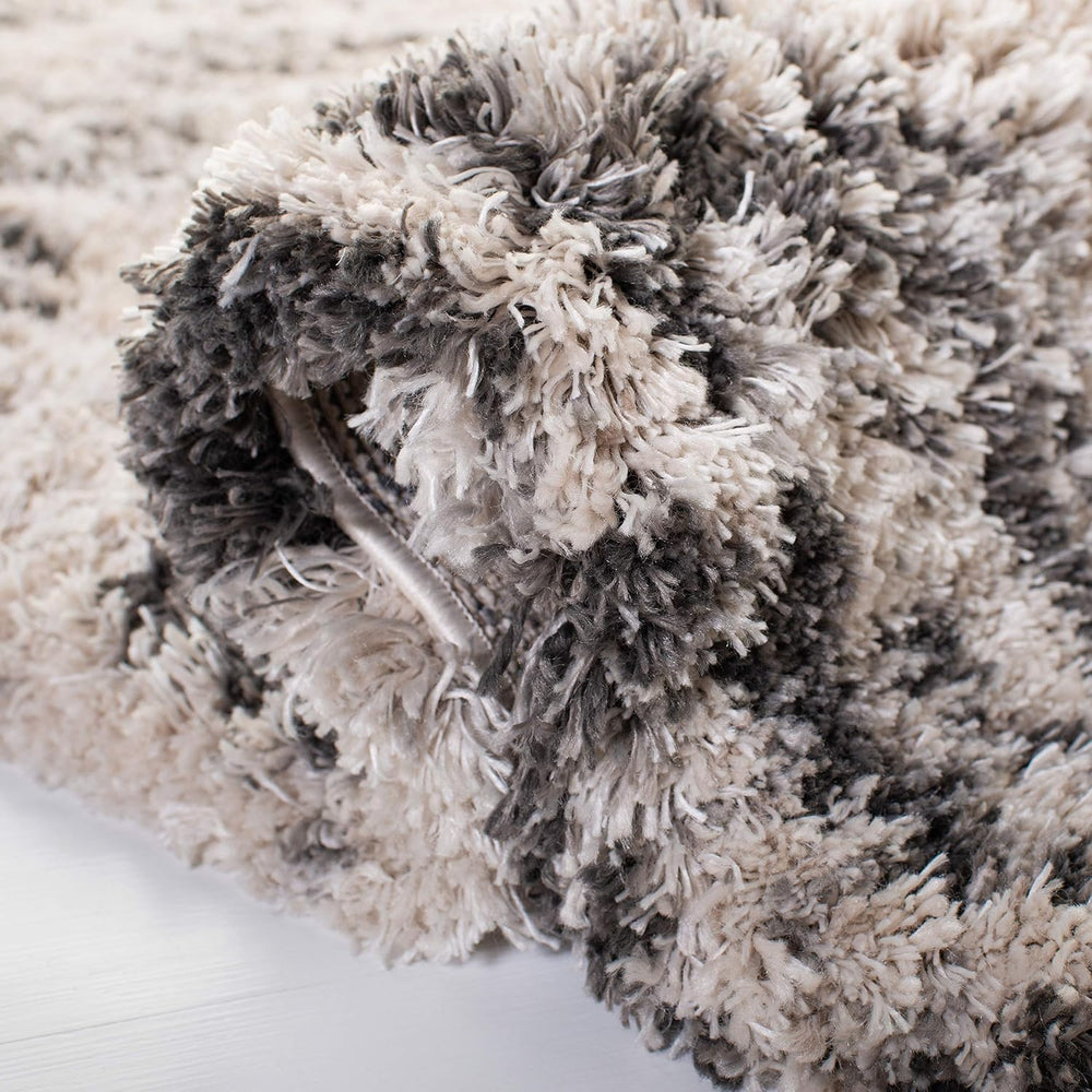 SAFAVIEH Iceland Shag Collection Area Rug - 9' x 12', Cream & Gre...