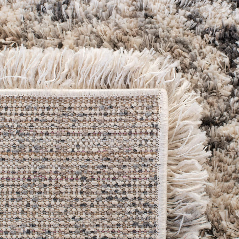 SAFAVIEH Iceland Shag Collection Accent Rug - 4' x 6', Cream & Gr...