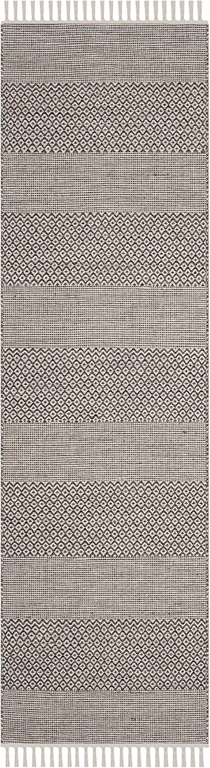 SAFAVIEH Montauk Collection Runner Rug - 2'3" x 12', Ivory &...