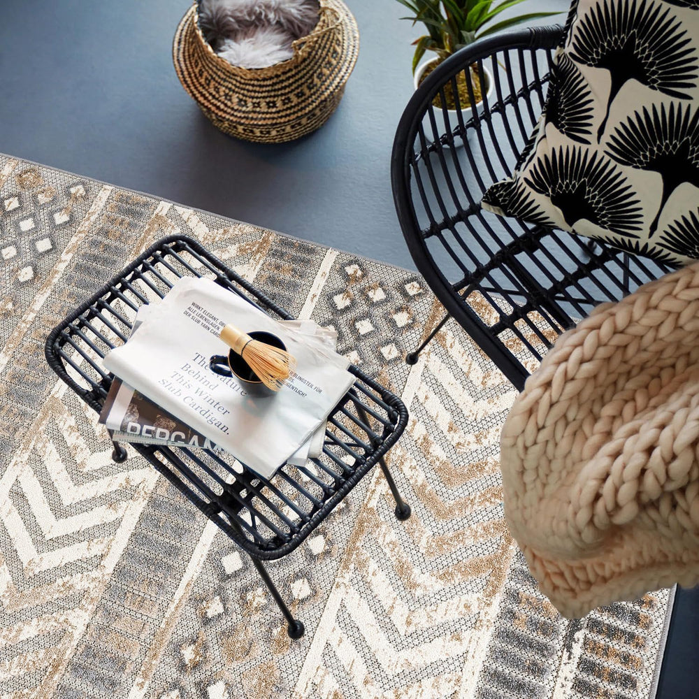 Rugshop Tribal Stripe Indoor/Outdoor Distressed Deck Area Rug Beige 4' x ...
