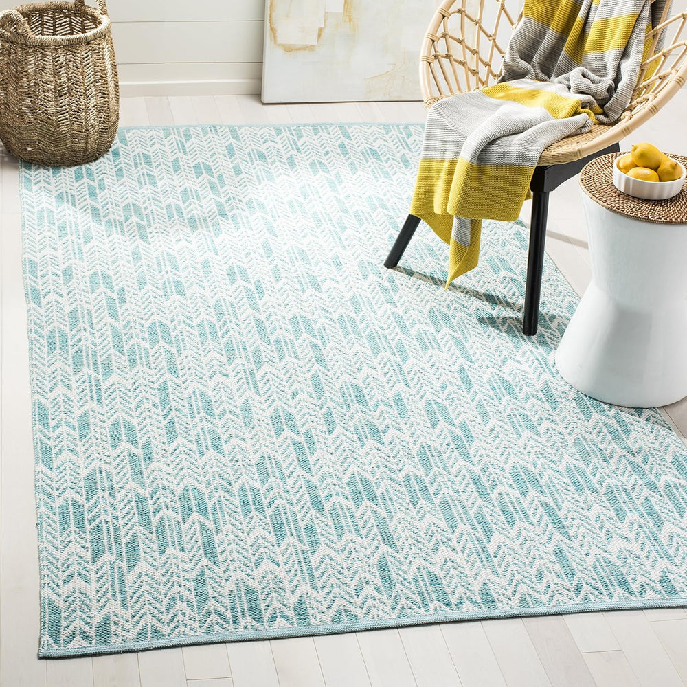 SAFAVIEH Montauk Collection Accent Rug - 3' x 5', Aqua & Ivory, H...