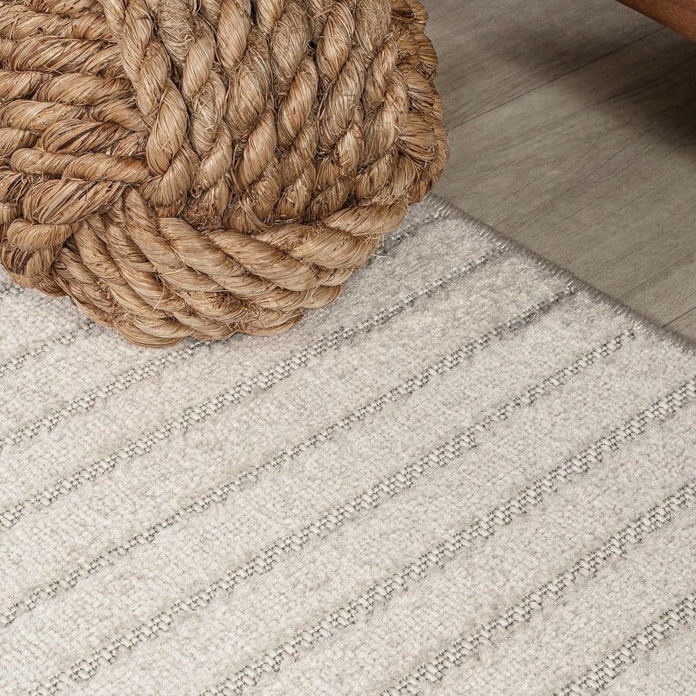 JONATHAN Y Hallie High-Low Curve Ivory/Cream Indoor/Outdoor Area Rug, 5x8, Mi...